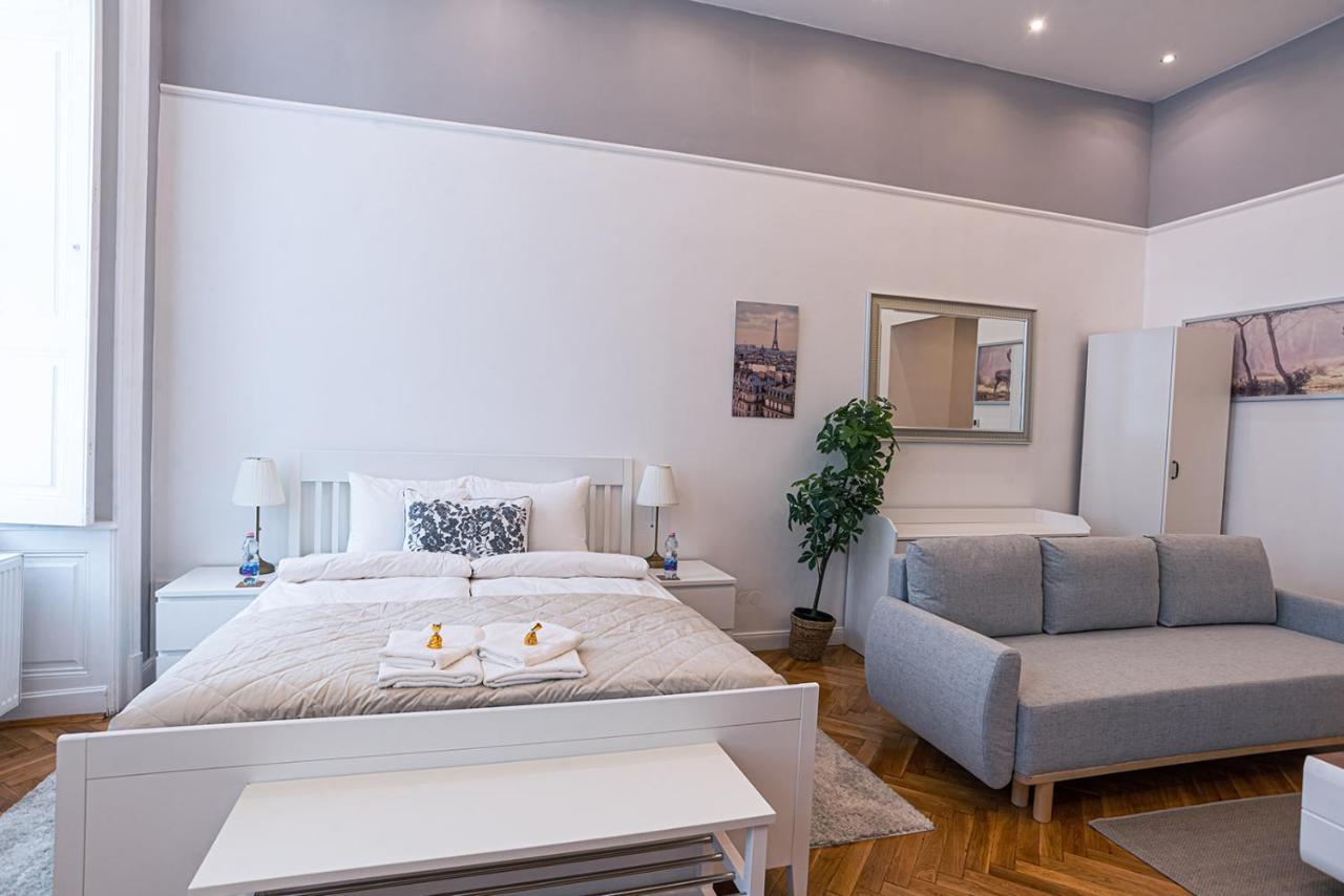 Joy Apartments On Kiraly Street Budapest Esterno foto