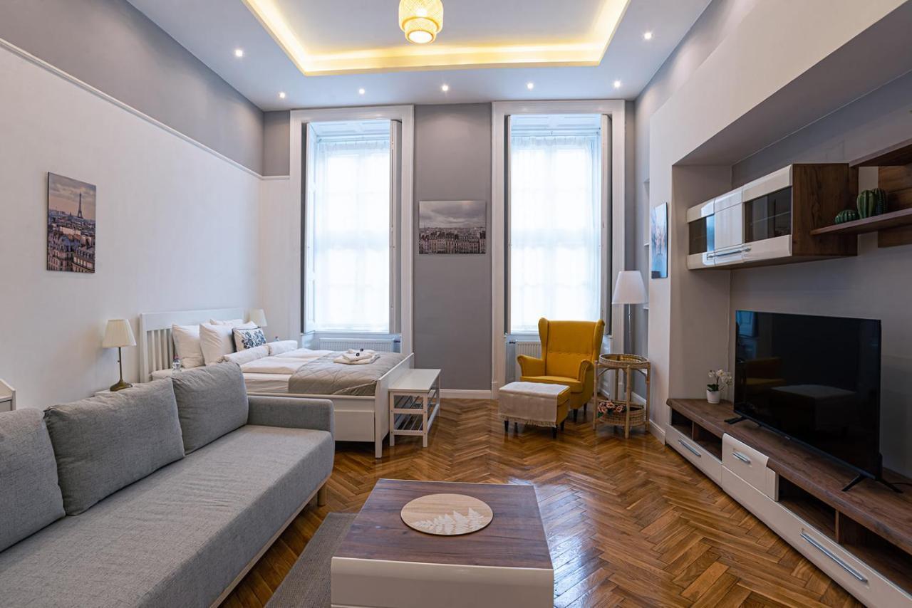Joy Apartments On Kiraly Street Budapest Esterno foto