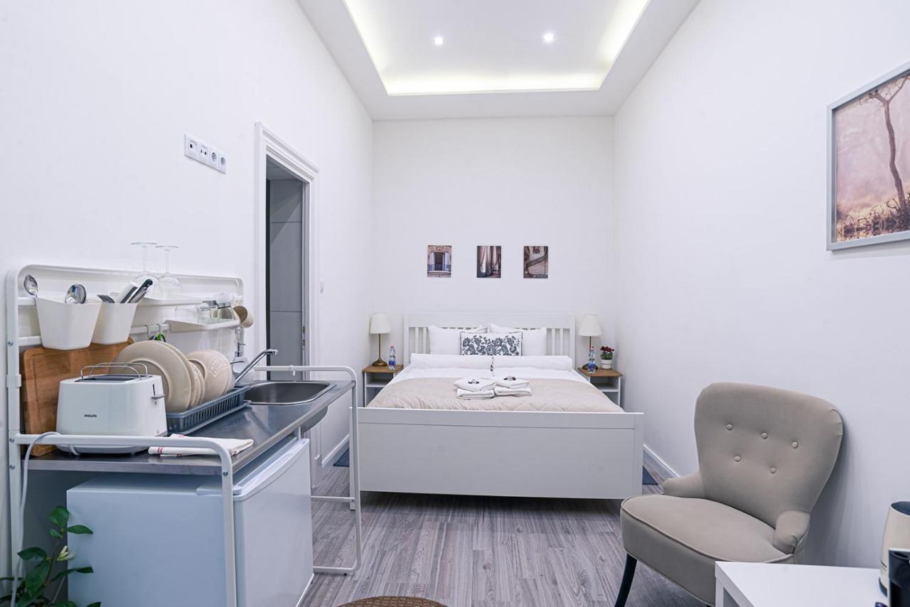 Joy Apartments On Kiraly Street Budapest Esterno foto