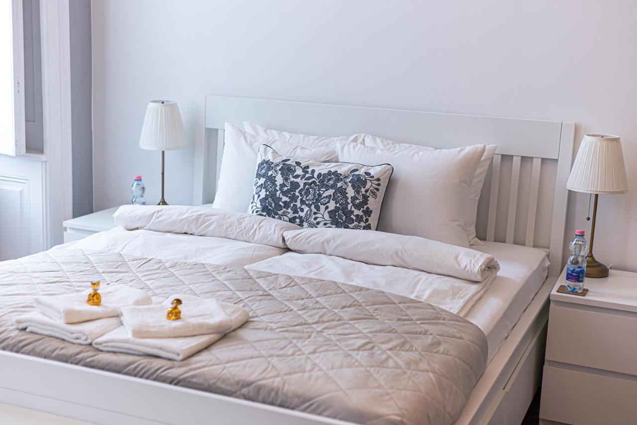 Joy Apartments On Kiraly Street Budapest Esterno foto