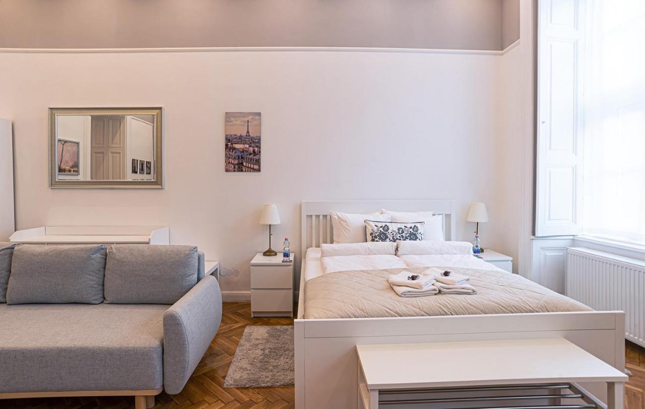 Joy Apartments On Kiraly Street Budapest Esterno foto