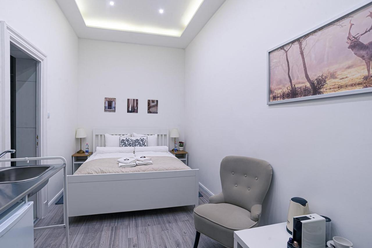 Joy Apartments On Kiraly Street Budapest Esterno foto