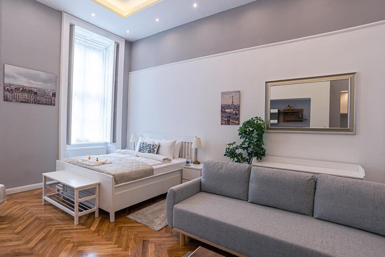 Joy Apartments On Kiraly Street Budapest Esterno foto