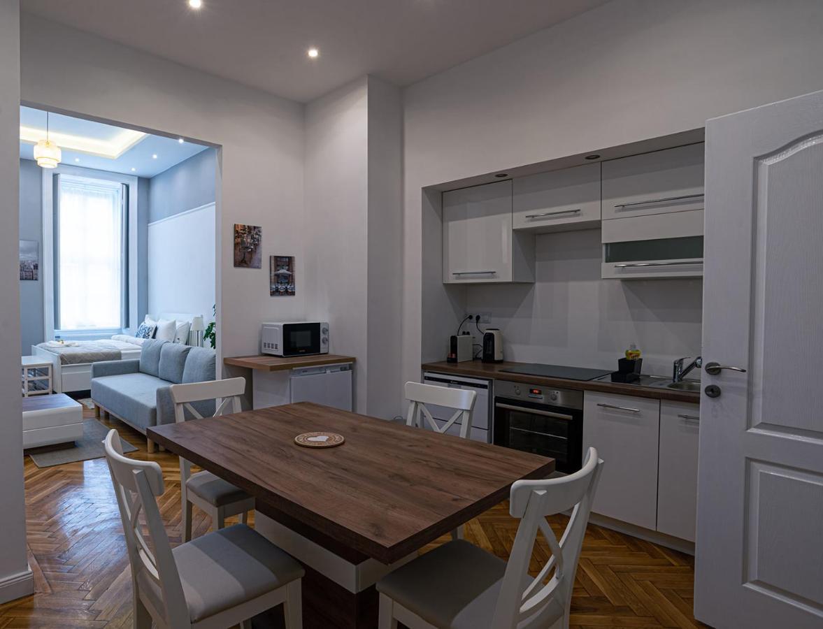 Joy Apartments On Kiraly Street Budapest Esterno foto