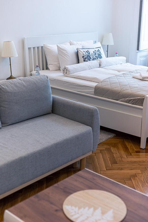 Joy Apartments On Kiraly Street Budapest Esterno foto