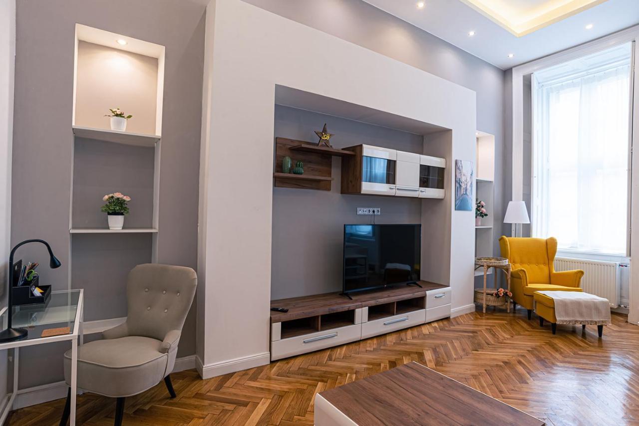 Joy Apartments On Kiraly Street Budapest Esterno foto