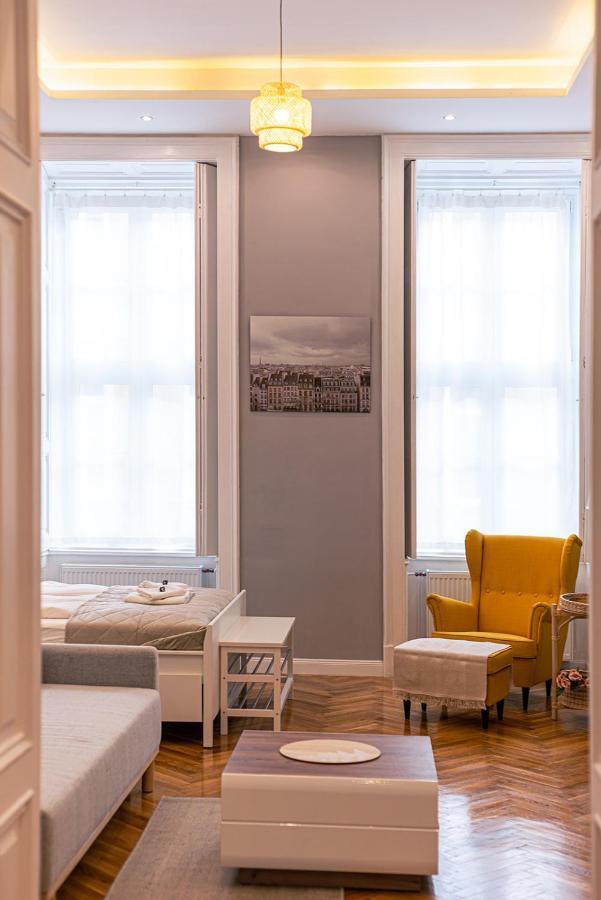 Joy Apartments On Kiraly Street Budapest Esterno foto