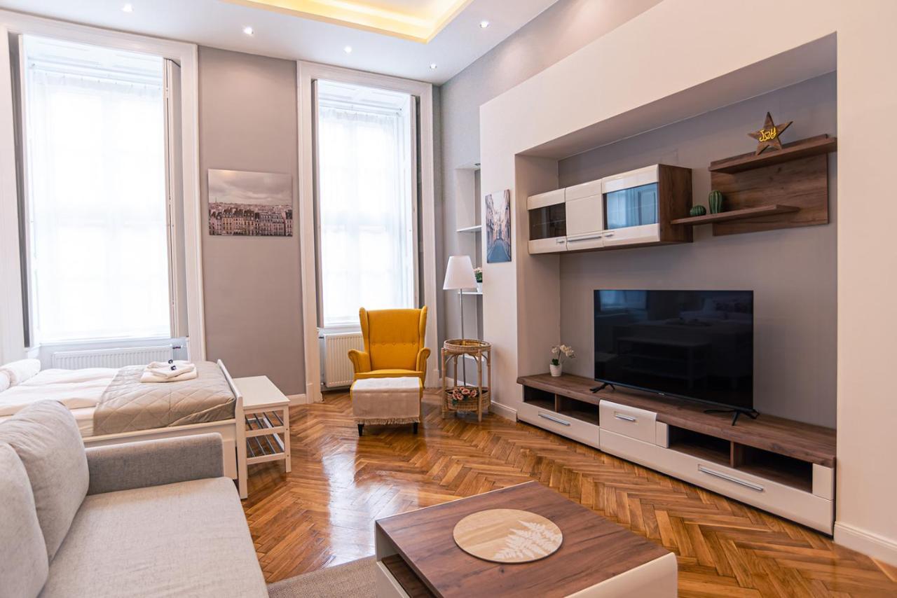 Joy Apartments On Kiraly Street Budapest Esterno foto