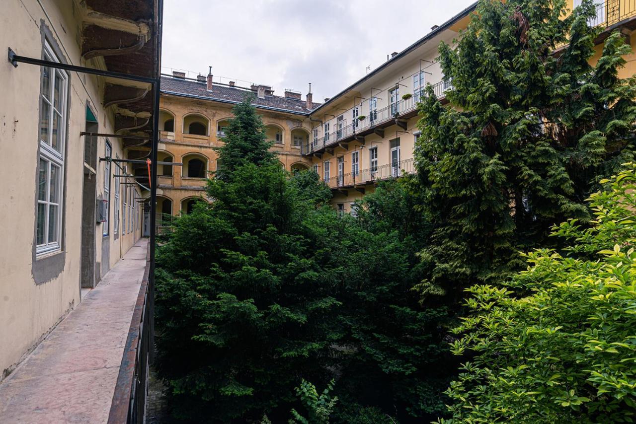 Joy Apartments On Kiraly Street Budapest Esterno foto